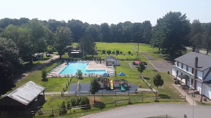 Wolf's Den Family Campground Picture 2