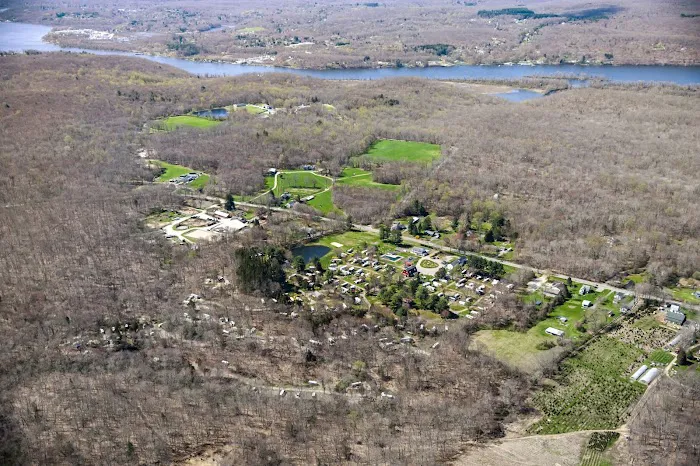 Wolf's Den Family Campground Picture 5