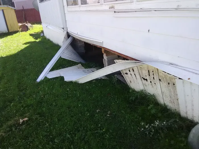 Hanshaw Village Mobile Home Park Picture 2