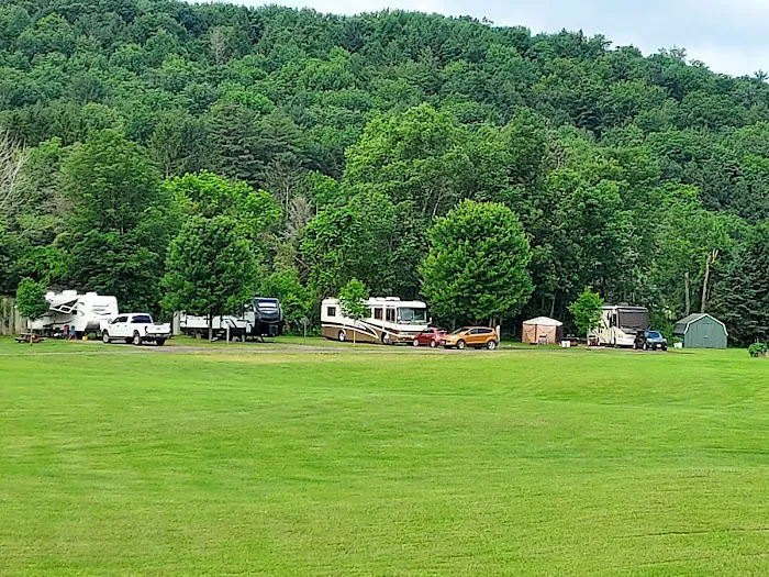 Alpine Clippers / Sunrise Seasonal Campground Picture 2