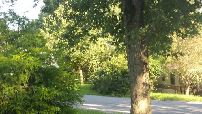 Country Manor West Picture 4