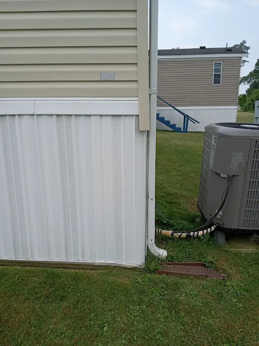 Pin Oak Mobile Home Community Picture 6