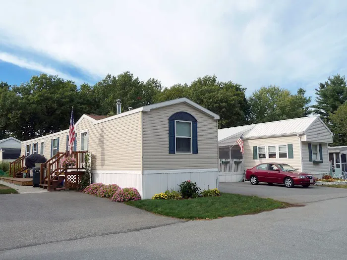 Chelmsford Commons Manufactured Home Community Picture 9