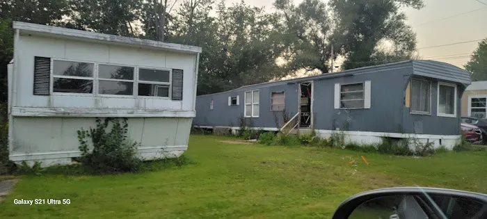 Blue Spruce Senior Mobile Home Park Picture 4