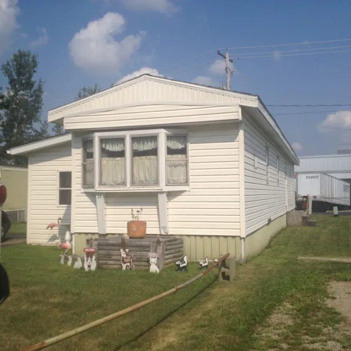 Blue Spruce Senior Mobile Home Park Picture 6