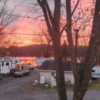 Wray's Riverfront Campground ico