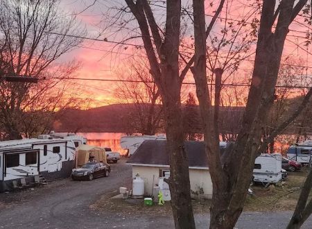 Wray's Riverfront Campground