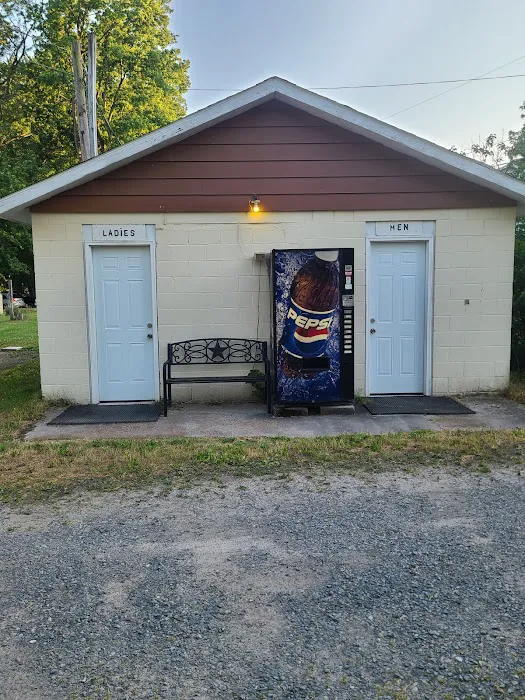 Wray's Riverfront Campground Picture 3