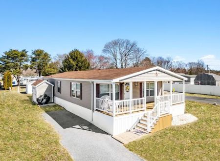 Colonial East Manufactured Home Community