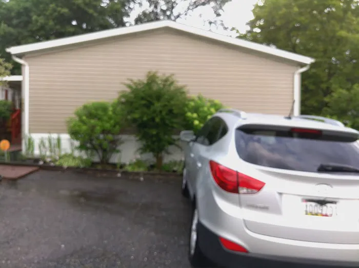 Holiday Mobile Estates Picture 9