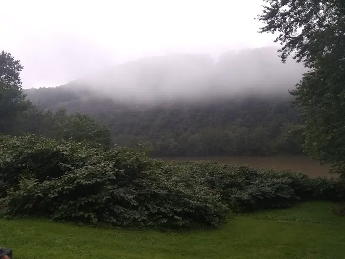 Riverside Acres Picture 4