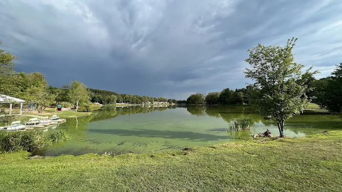 Pine Cradle Lake Family Campground Picture 9
