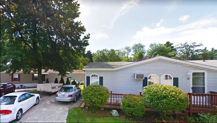 Litchfield Estates Mobile Home Park Picture 10