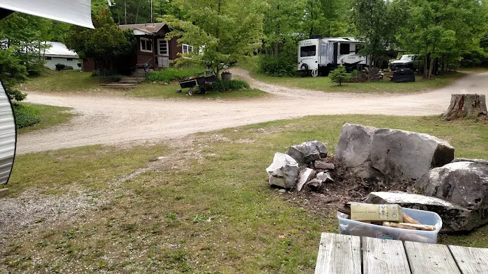 Howell's Camping Area Picture 7