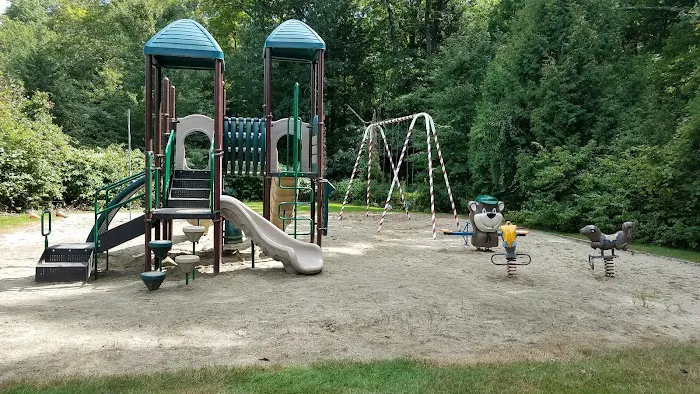 Travelers Woods NE Inc Picture 6