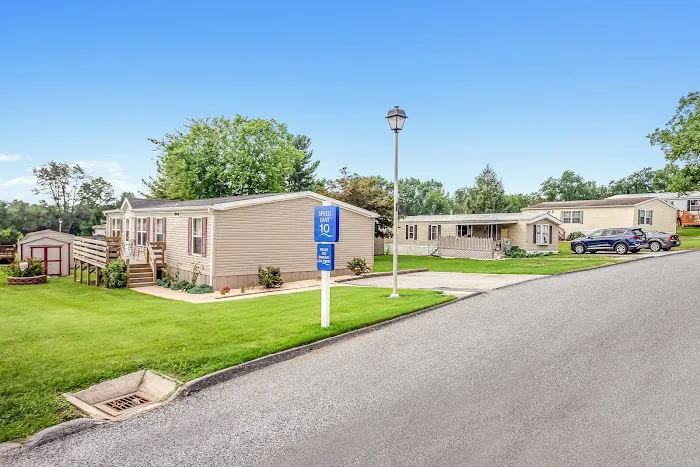New Oxford Commons Manufactured Home Community Picture 7