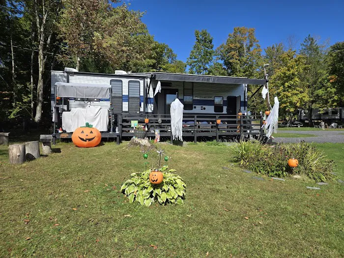 Trails End Campground and Mobile Home Park Picture 1