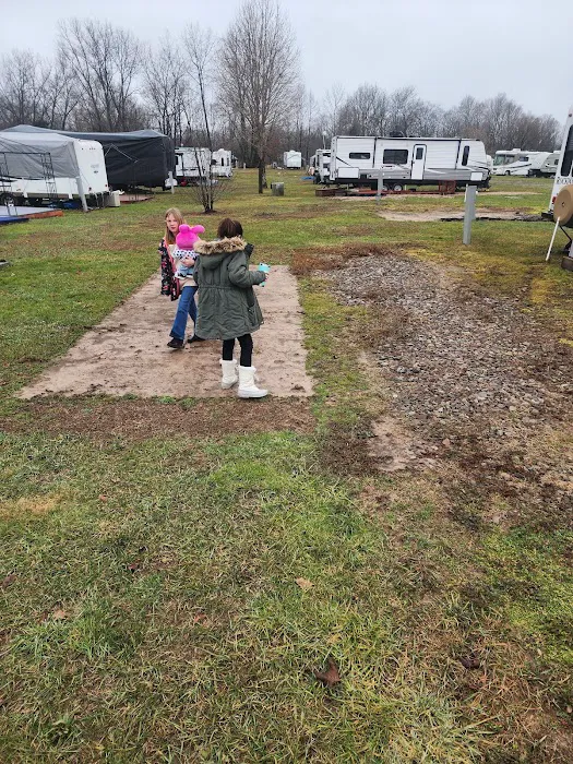 Mayfair Campground Picture 4