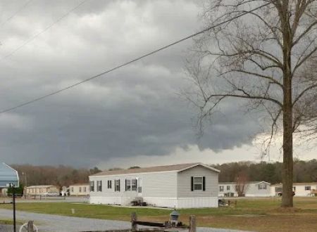Country Living Mobile Court