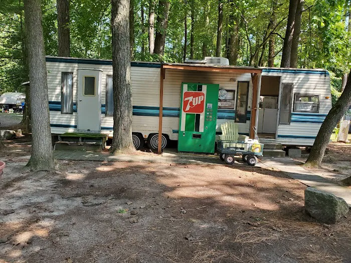 Brumbley's Family Park Campground Picture 3