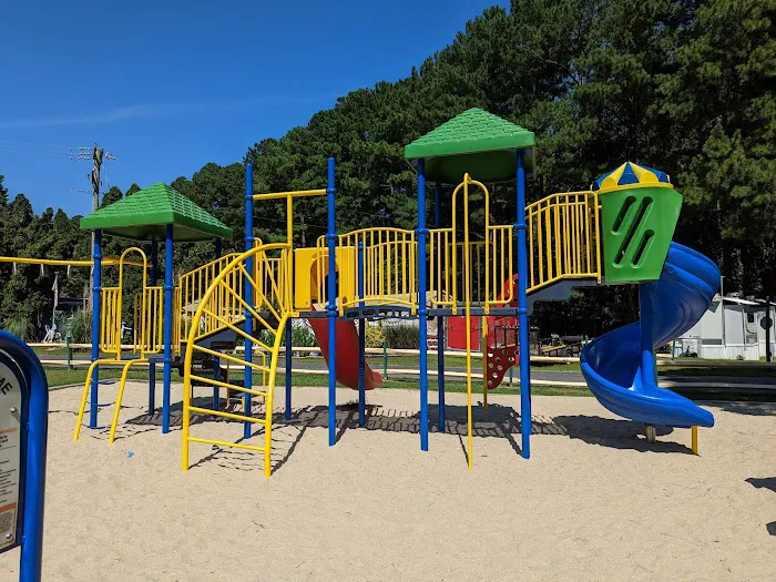 Tall Pines Campground Resort Picture 2