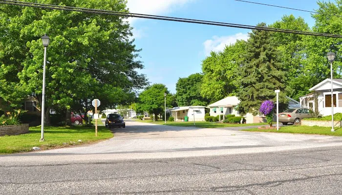 Lincoln Estates Mobile Home Pk Picture 4