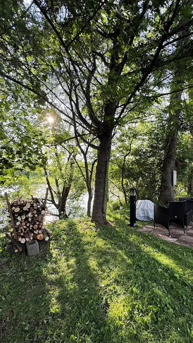 Riverfront Campsites Picture 2