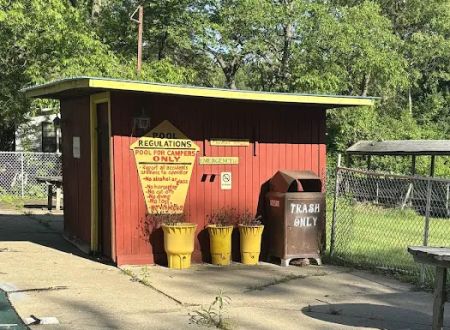 Yellow Lantern Kamp Grounds