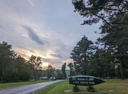 Lake Grove Park