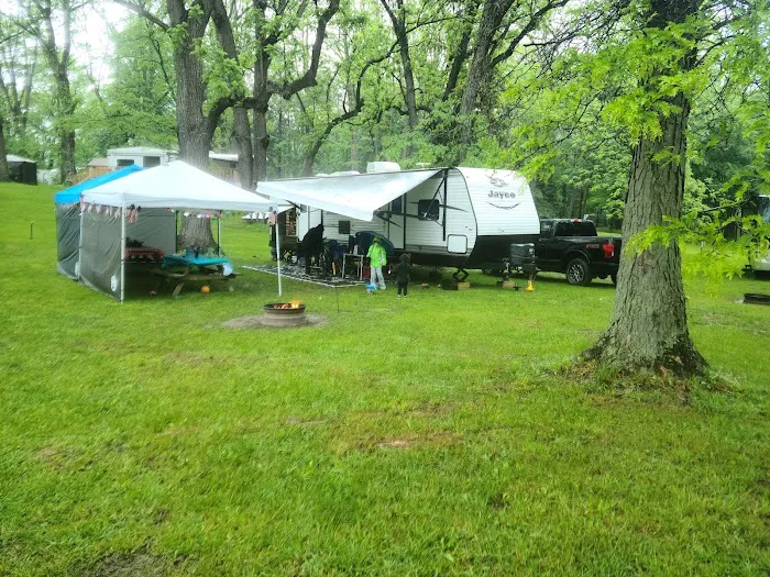Spruce Row Campground Picture 3