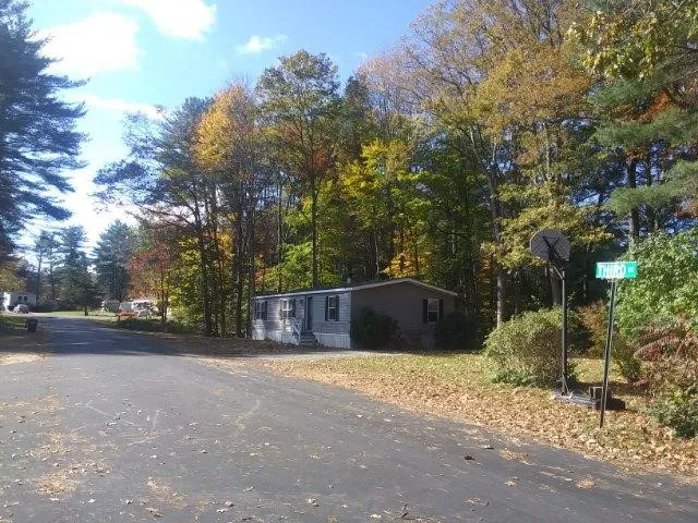 Barrington Estates Mobile Home Park Picture 5