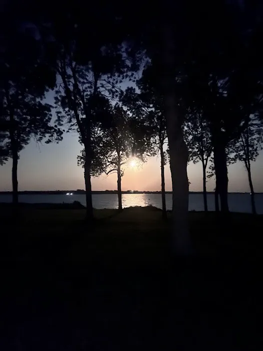 Ontario Shores and Marina (RV Park) Picture 9