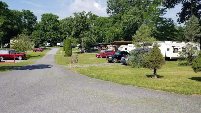 Lupfer's Grove & Campground Picture 2