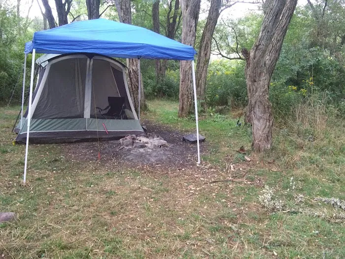 Foster pond camping area Picture 4