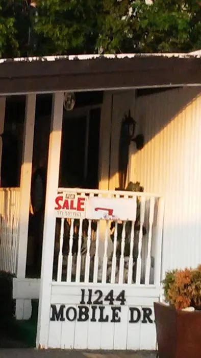 Waples Mobile Home Park Picture 10
