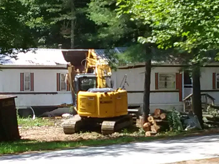 Interlakes Mobile Home Park Picture 3