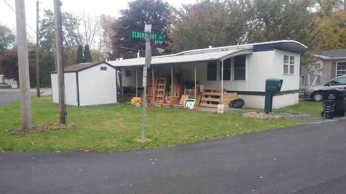 East Avenue - Forest Lawn MHC Picture 5