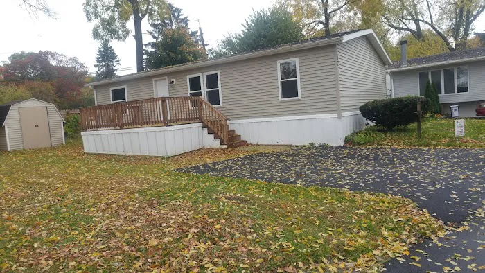 East Avenue - Forest Lawn MHC Picture 6