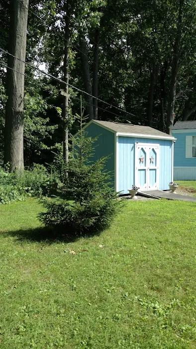 East Avenue - Forest Lawn MHC Picture 3