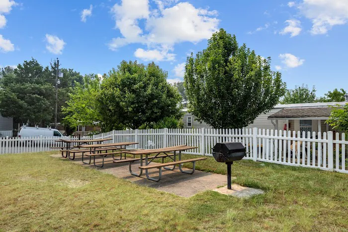 Bel Air Mobile Home Community Picture 2