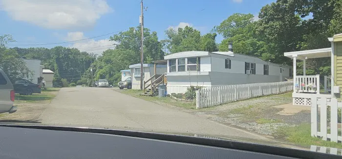 Featherstone Mobile Home Park Picture 5