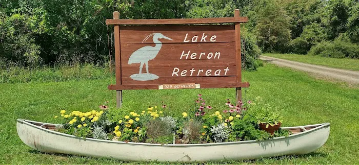 Lake Heron Retreat Picture 9