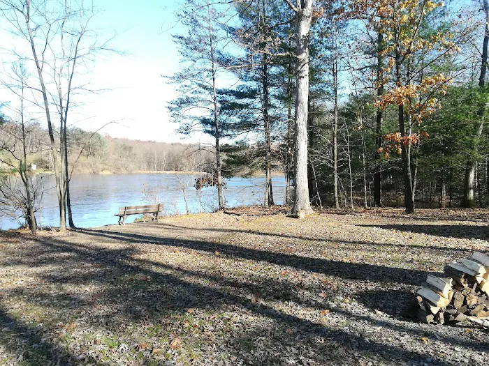 Lake Heron Retreat Picture 1