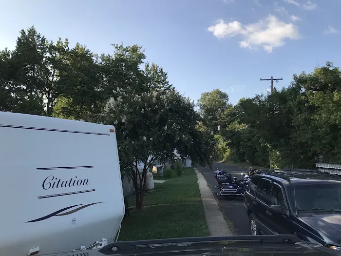Gillespies Mobile Court Picture 1
