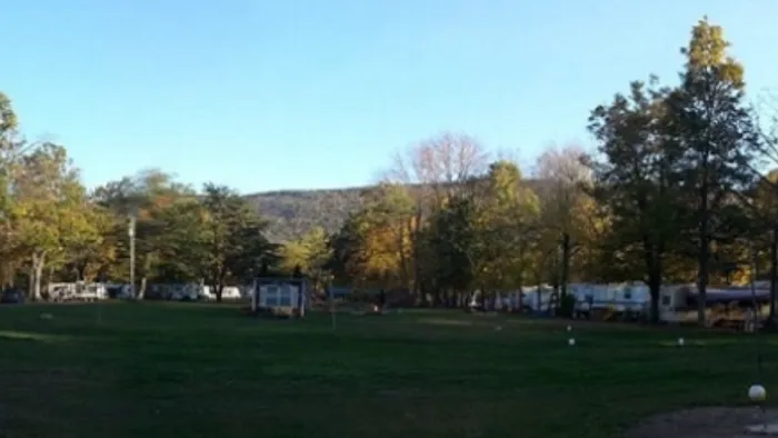 Sunsational Family Campground Picture 10