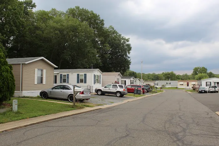 Flower Village Mobile Home Park Picture 7