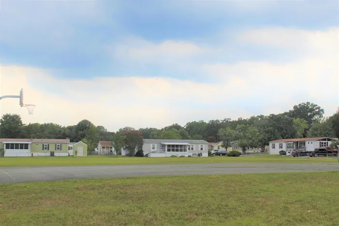 Flower Village Mobile Home Park Picture 4