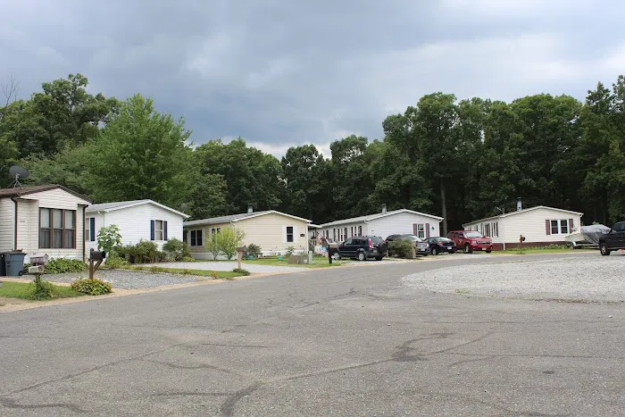 Flower Village Mobile Home Park Picture 6