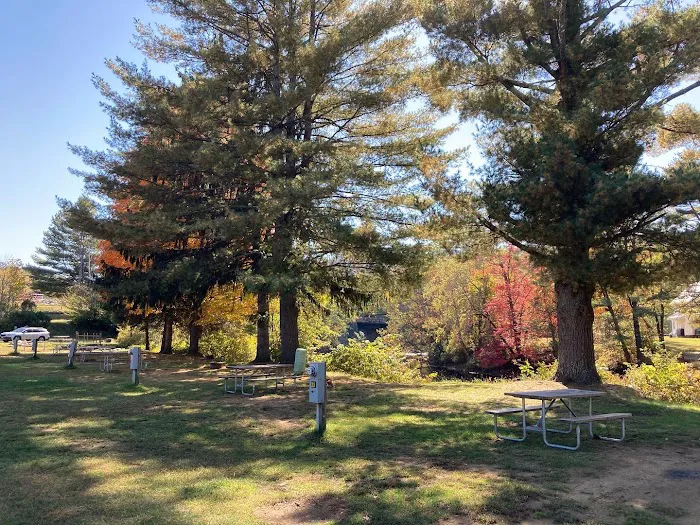 Lake George Riverview Campground Picture 10