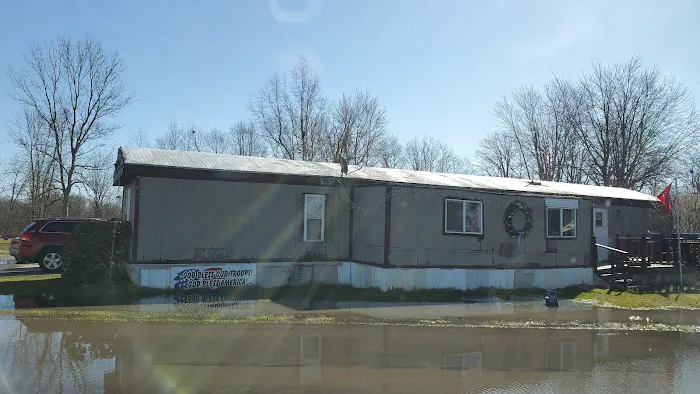 Suburban Rapids Mobile Home Picture 6